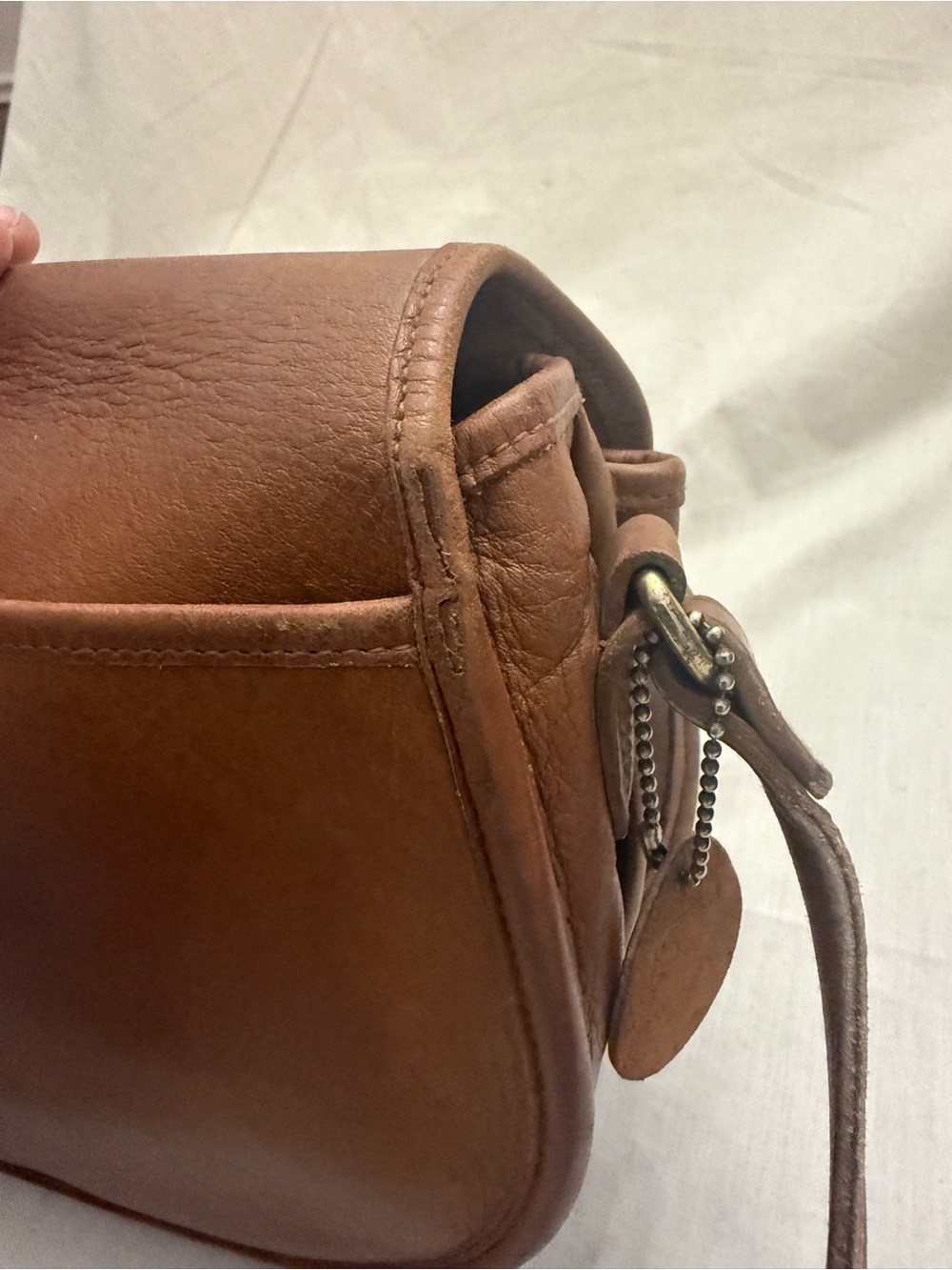 Classic Brown Leather Crossbody with Turn-Lock Closure - Picture 3 of 5